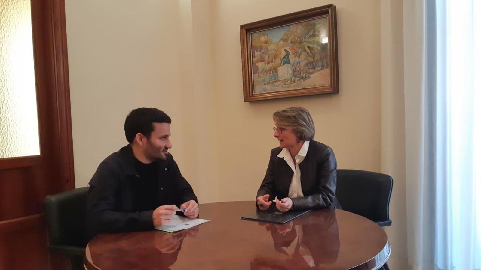 Vicent Marzà, conseller d'Educació, i Eva Alcón, rectora de l'UJI i presidenta de la CRUPV, s'han reunit aquest dimecres.