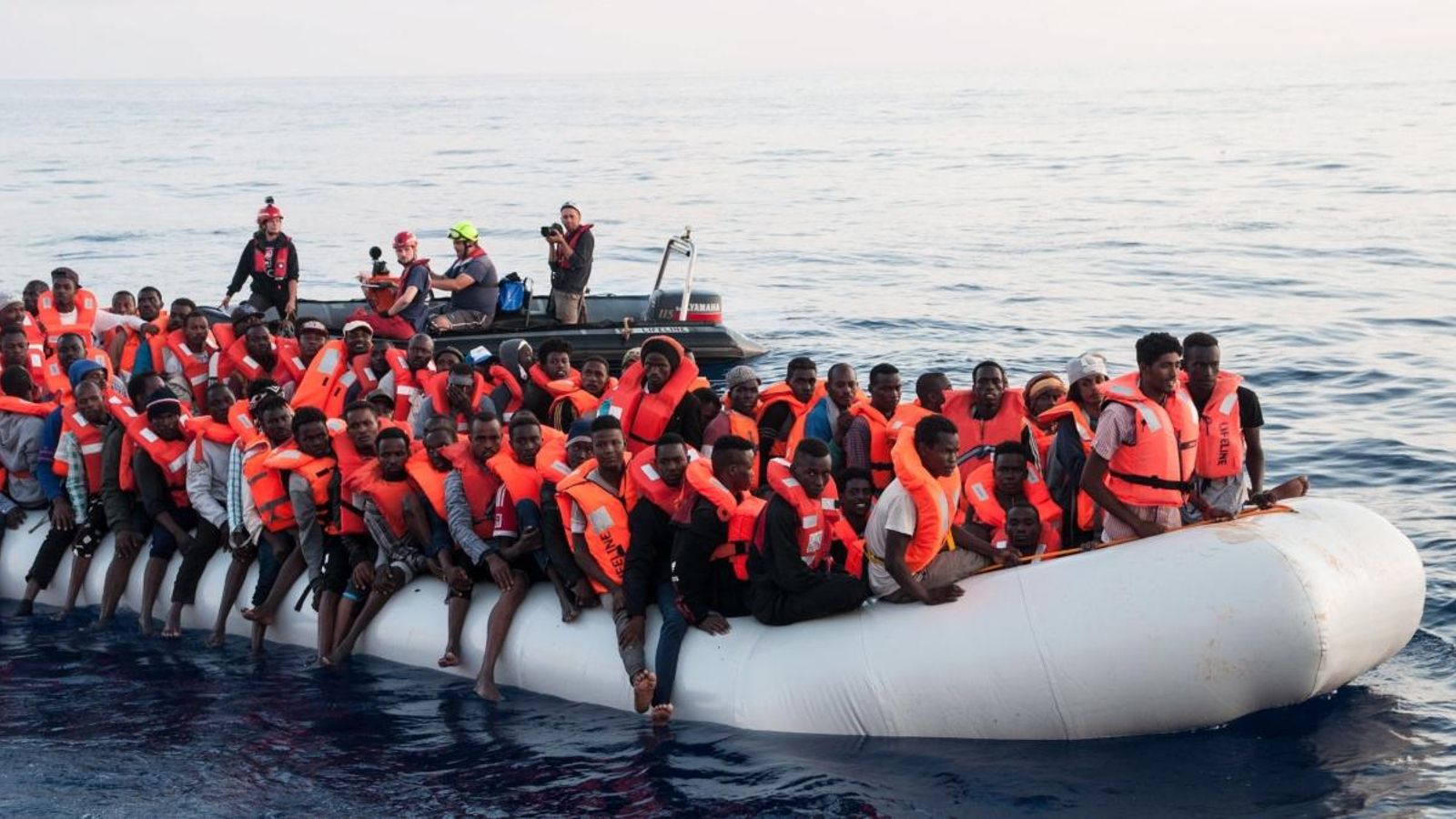 Imatge cedida per l'ONG Mission Lifeline, amb diversos migrants rescatats pel Lifeline en aigües internacionals del Mediterrani