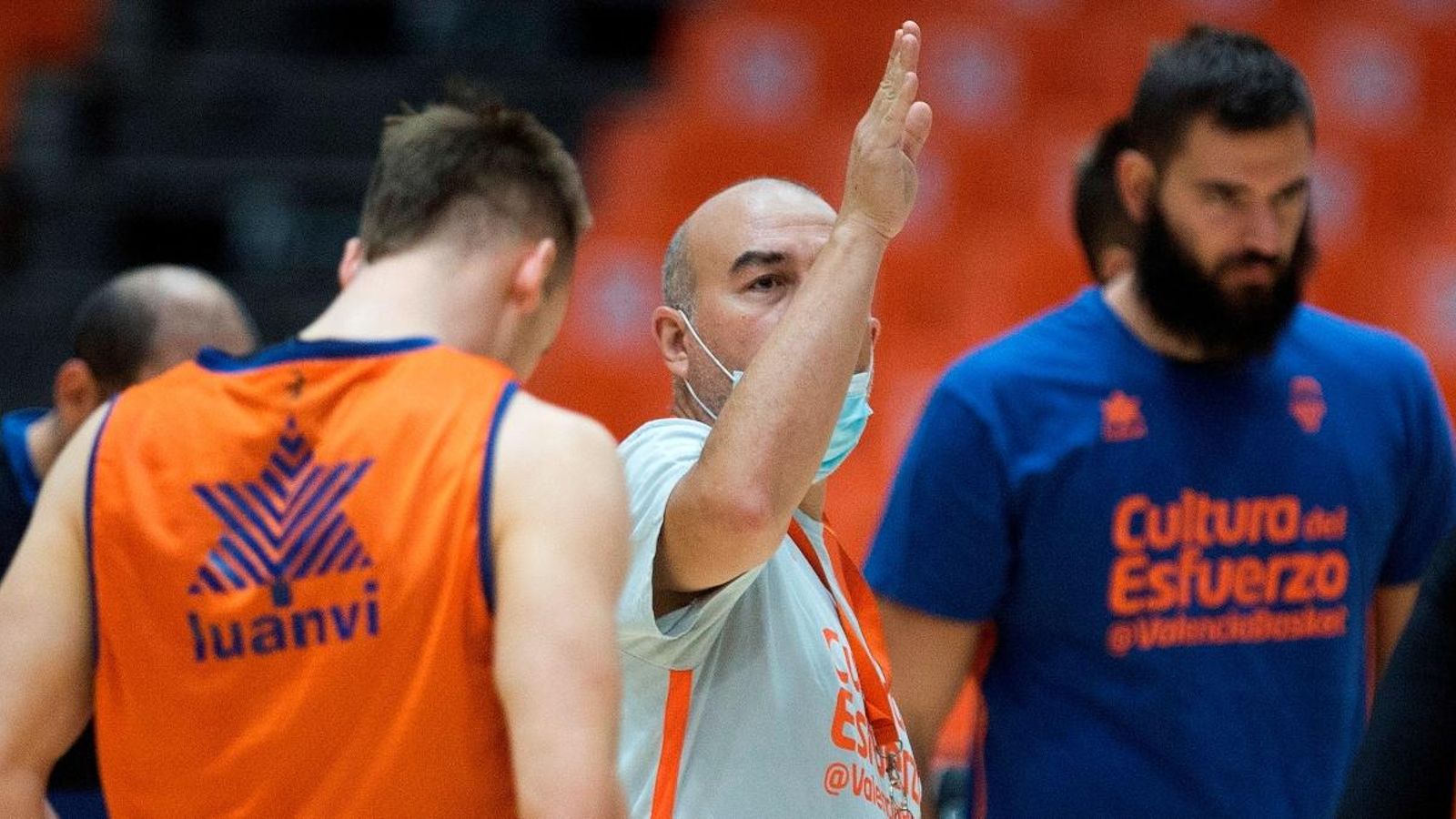 L'entrenador taronja, Jaume Ponsarnau