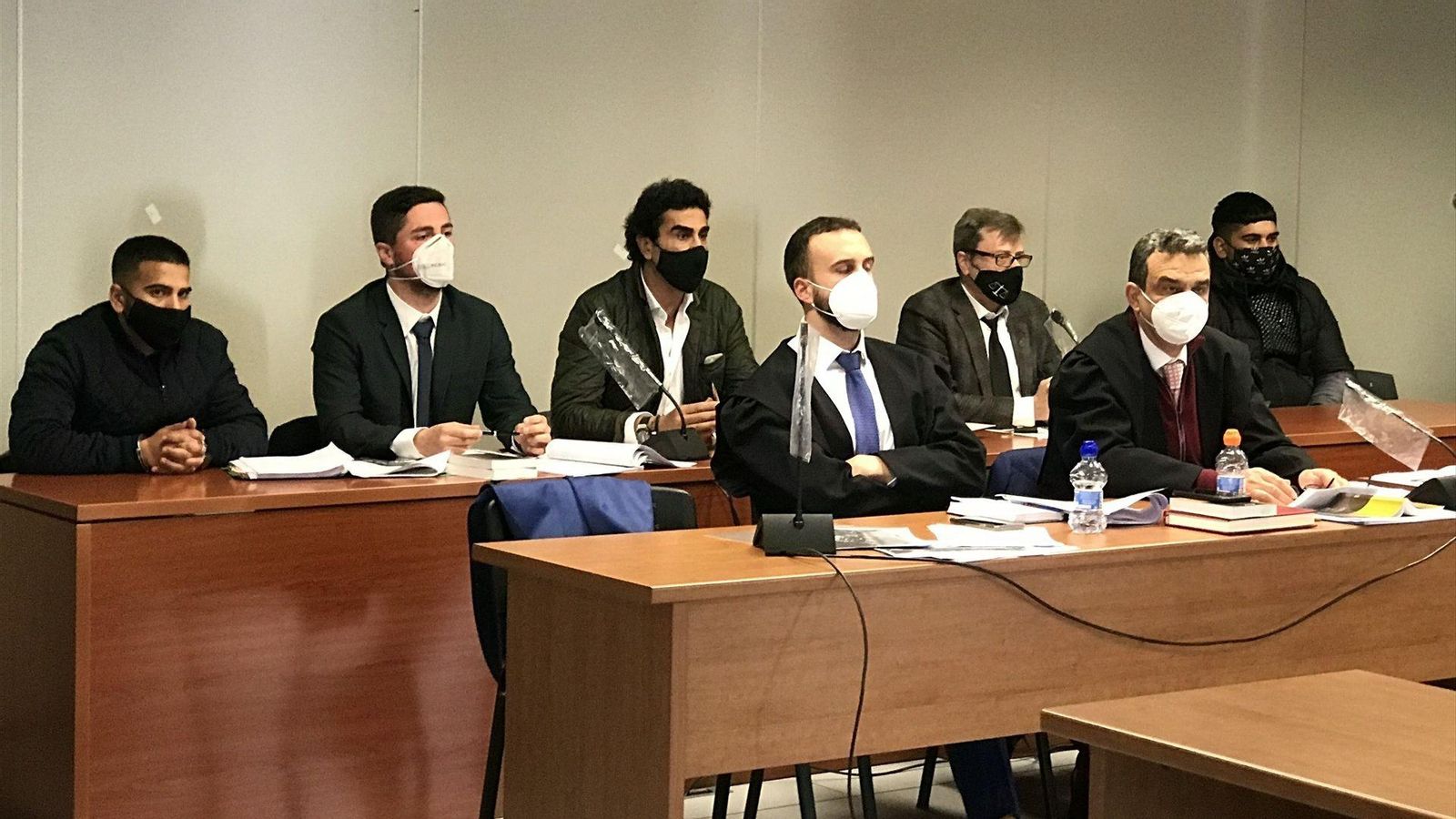 Els dos acusats de l'assassinat de Dani Menjíbar, en els extrems del segon banc