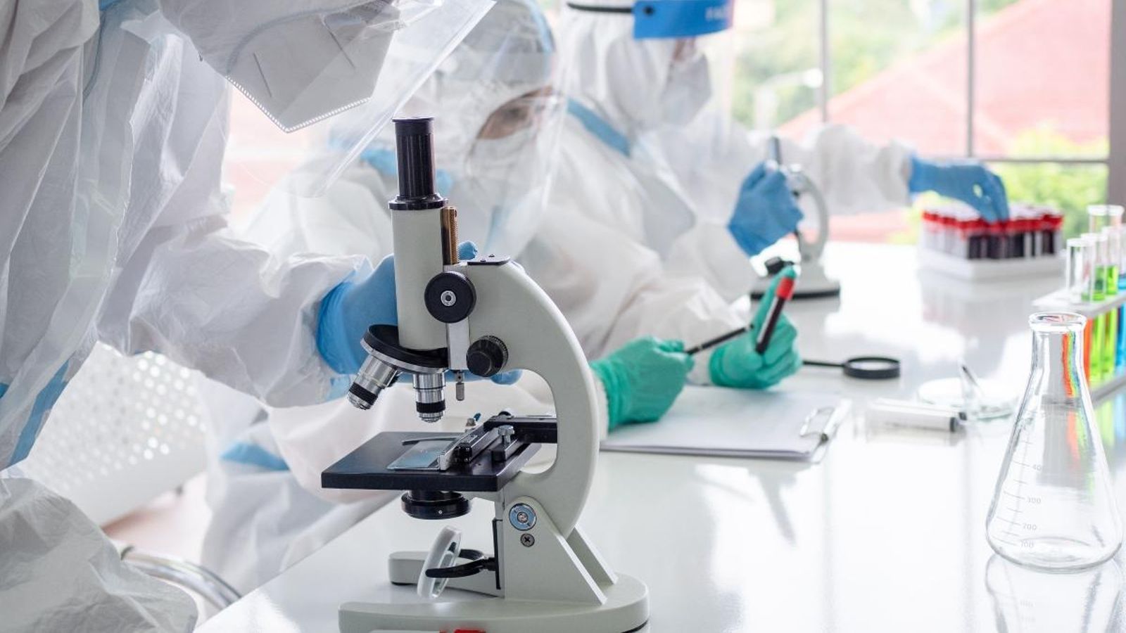 La vacuna contra el coronavirus, una carrera contrarellotge