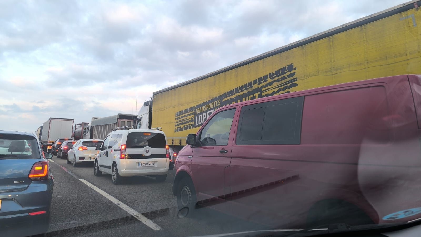 Retenció que ha causat l'accident de l'A-7 a l'altura de Bétera