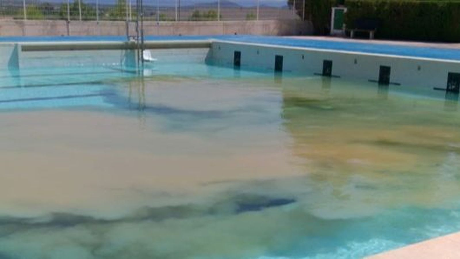 Estat de la piscina fa dos setmanes