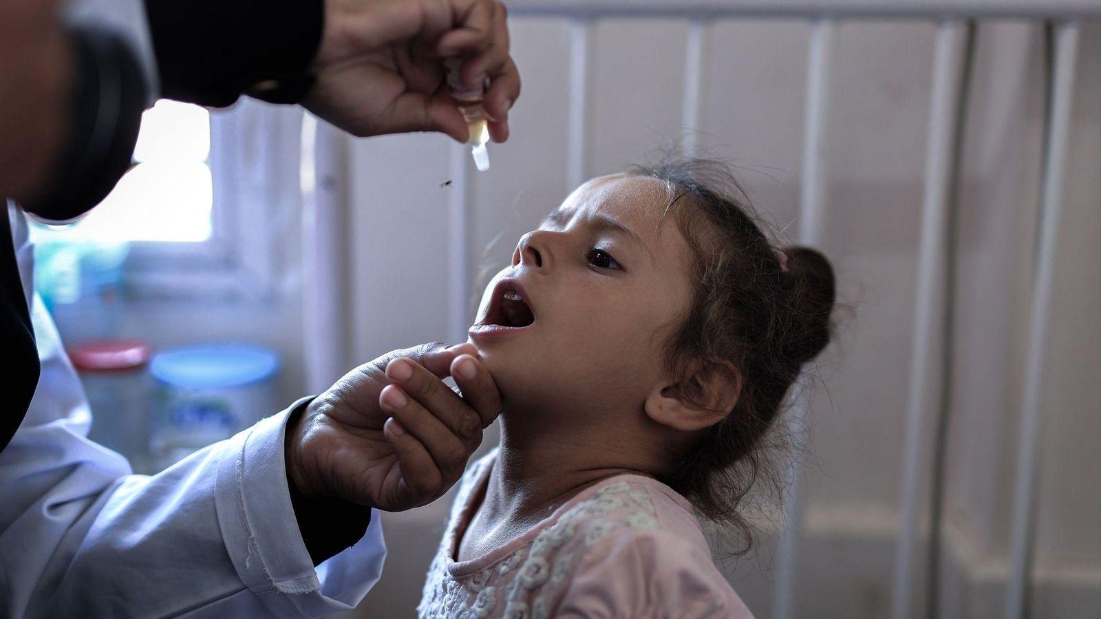 Comença la vacunació contra la pòlio a l'Hospital Nasser de Khan Yunis en la Franja de Gaza