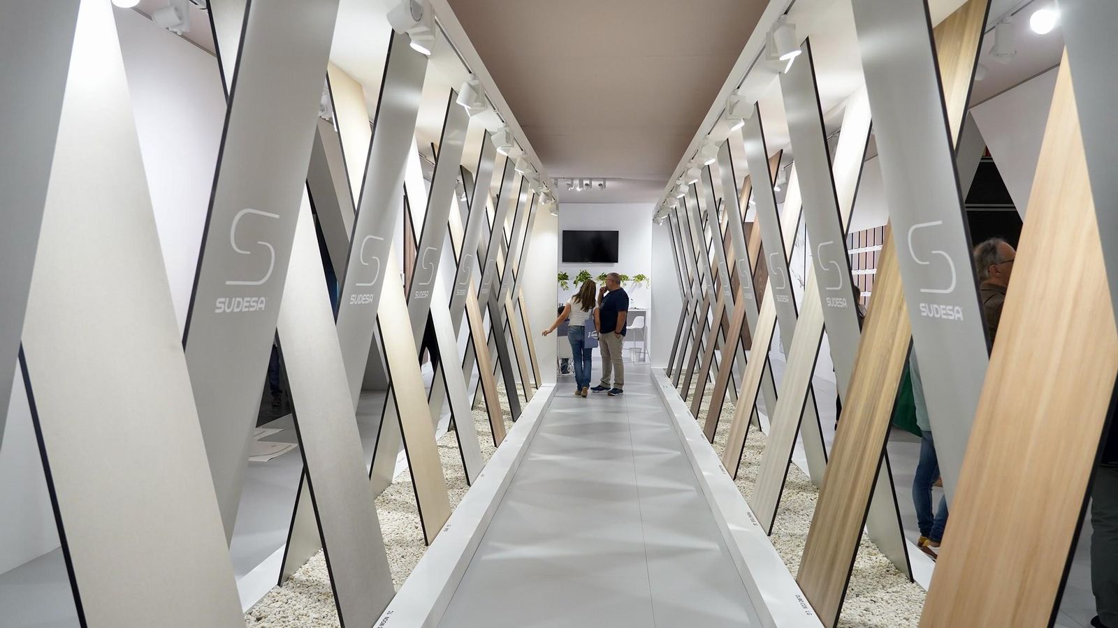 Espai expositiu en la 40 edició de Fimma + Maderalia, a Fira València Espai expositiu en la 40 edició de FIMMA + Maderalia, a Fira València