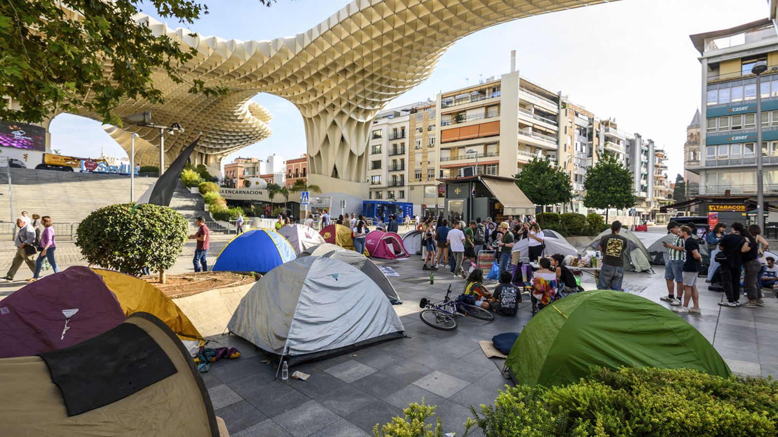 L'acampada per la vivenda a Sevilla