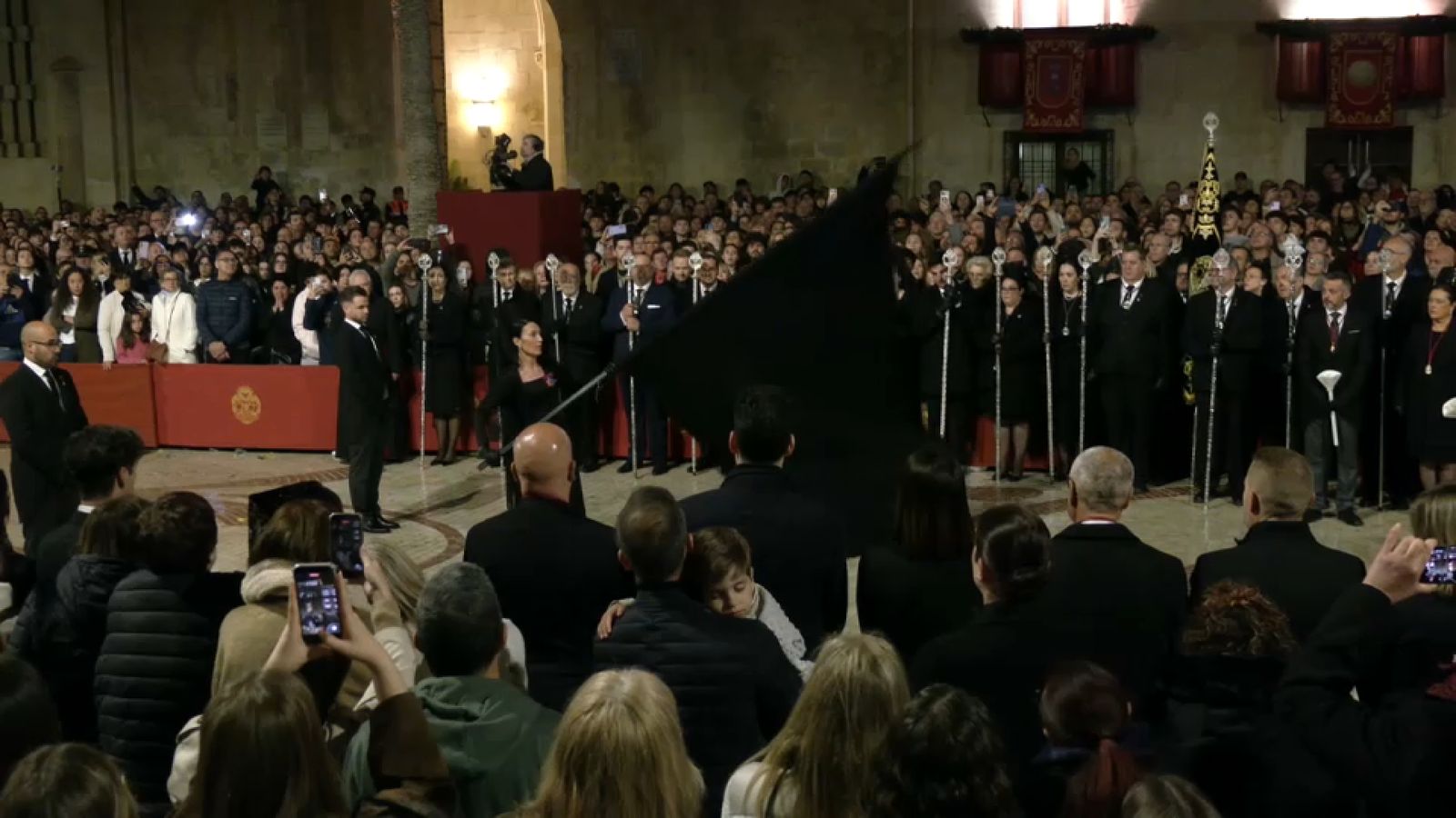 Trenca del Guió, a la plaça de Baix d'Elx