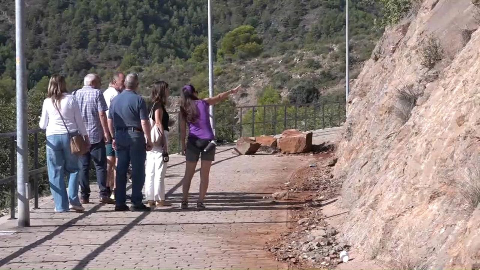 El veïnat del barri de Sant Josep de la Vall d’Uixó viu amb la por al cos