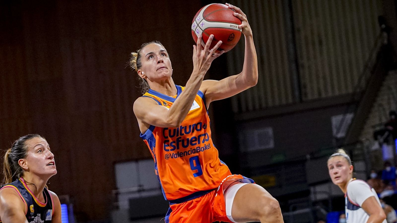 La jugadora del València Basket, Queralt Casas