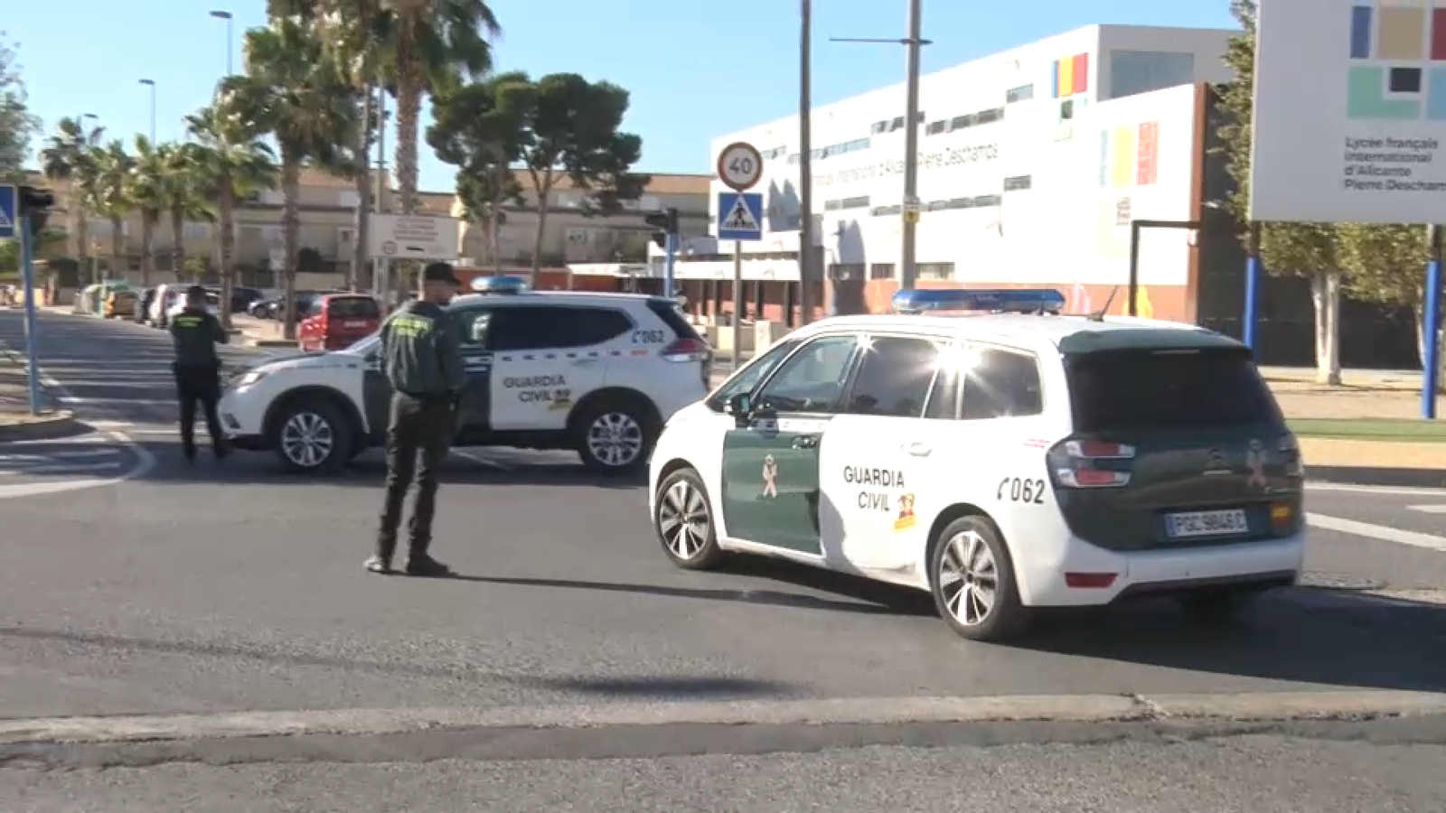 El Liceu Francés del Campello es va desallotjar divendres per un fals avís de bomba El col