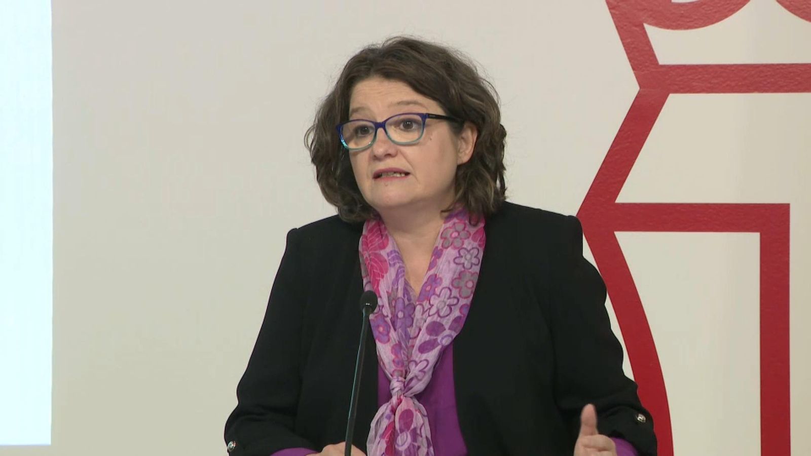 La vicepresidenta Mónica Oltra en la roda de premsa posterior al ple del Consell