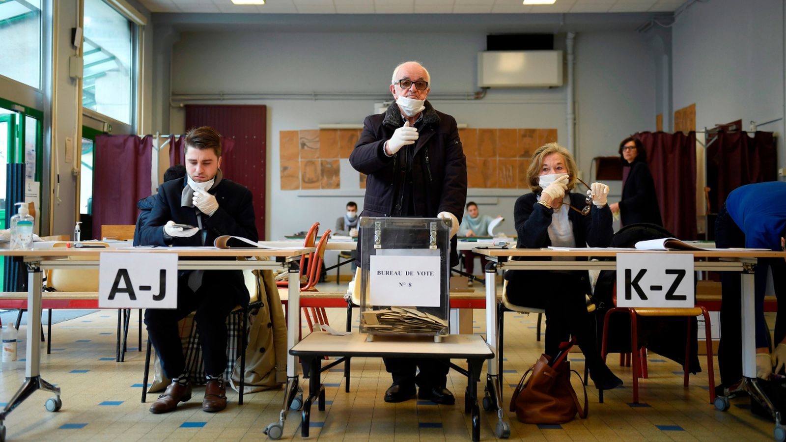 S'extremen les mesures de seguretat a les meses electorals