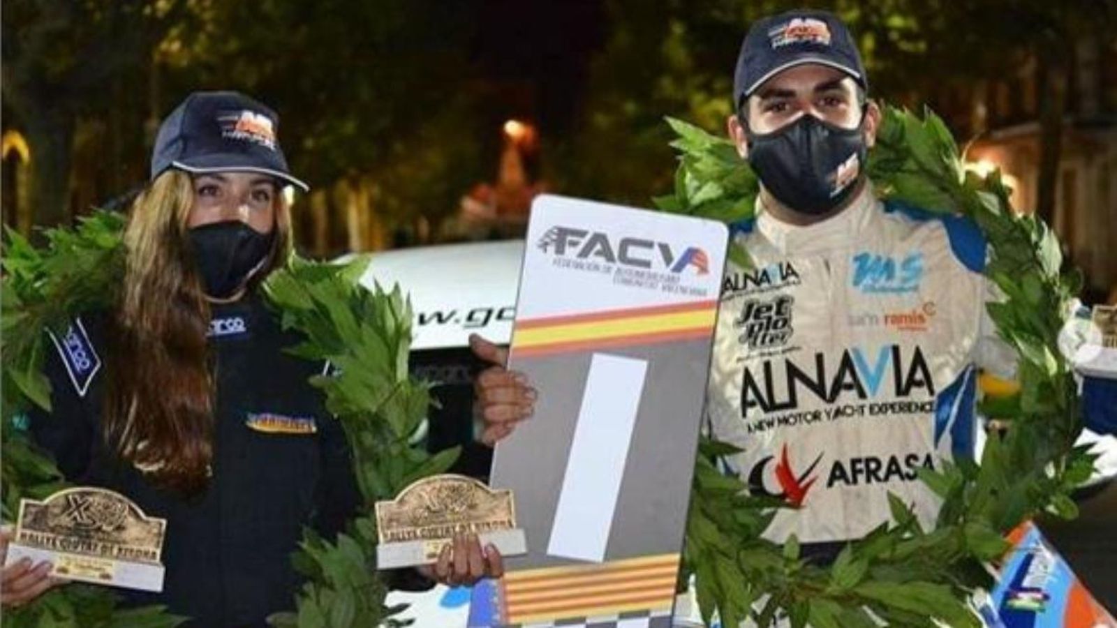 Laura Salvo va triomfar en el ral·li de Xixona amb el seu company Miquel Socias