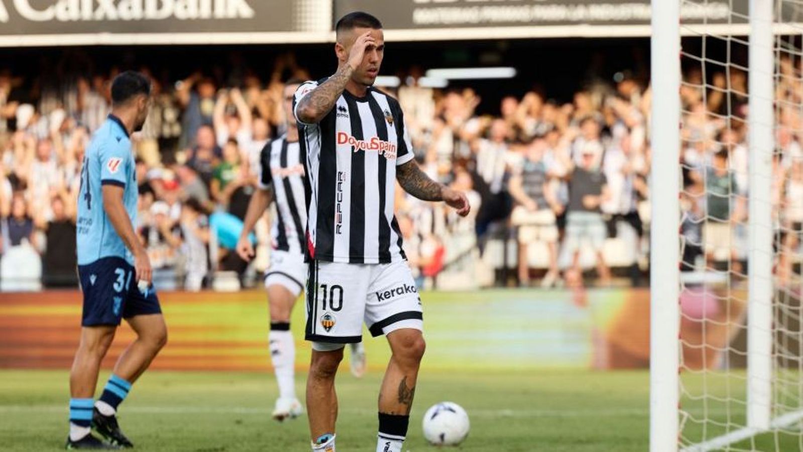 Isra Suero celebra un gol