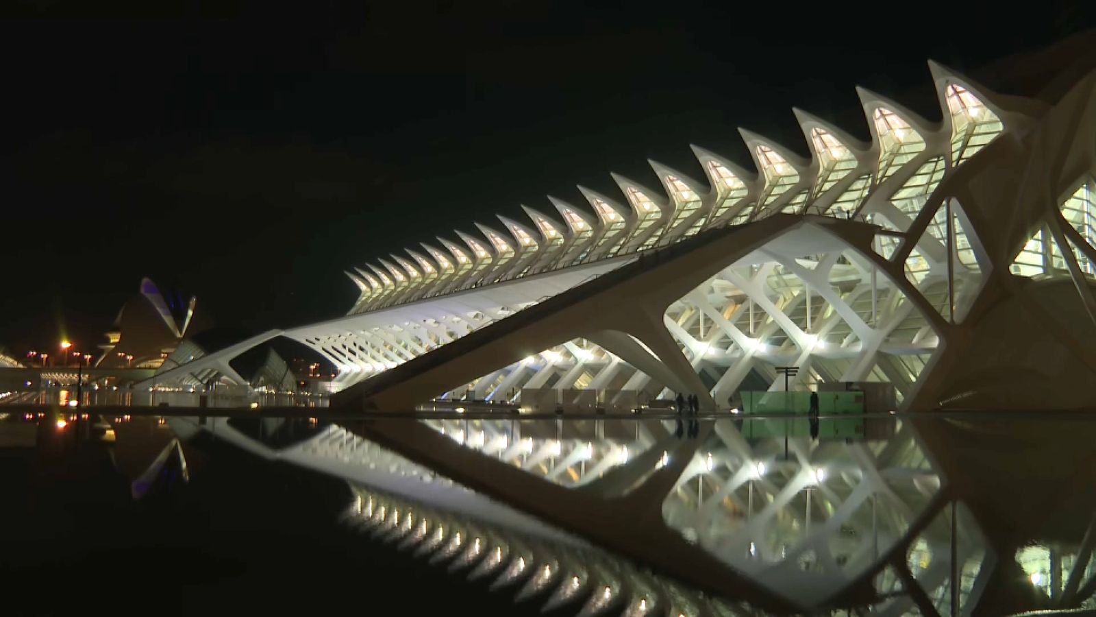 La Ciutat de les Arts i les Ciències abans de l'apagada