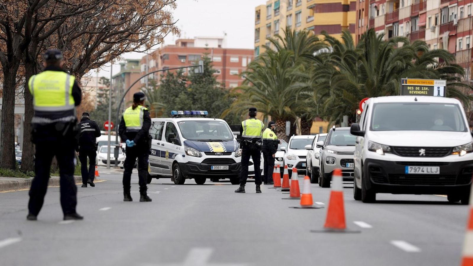 Control policial a l'eixida de València del passat divendres