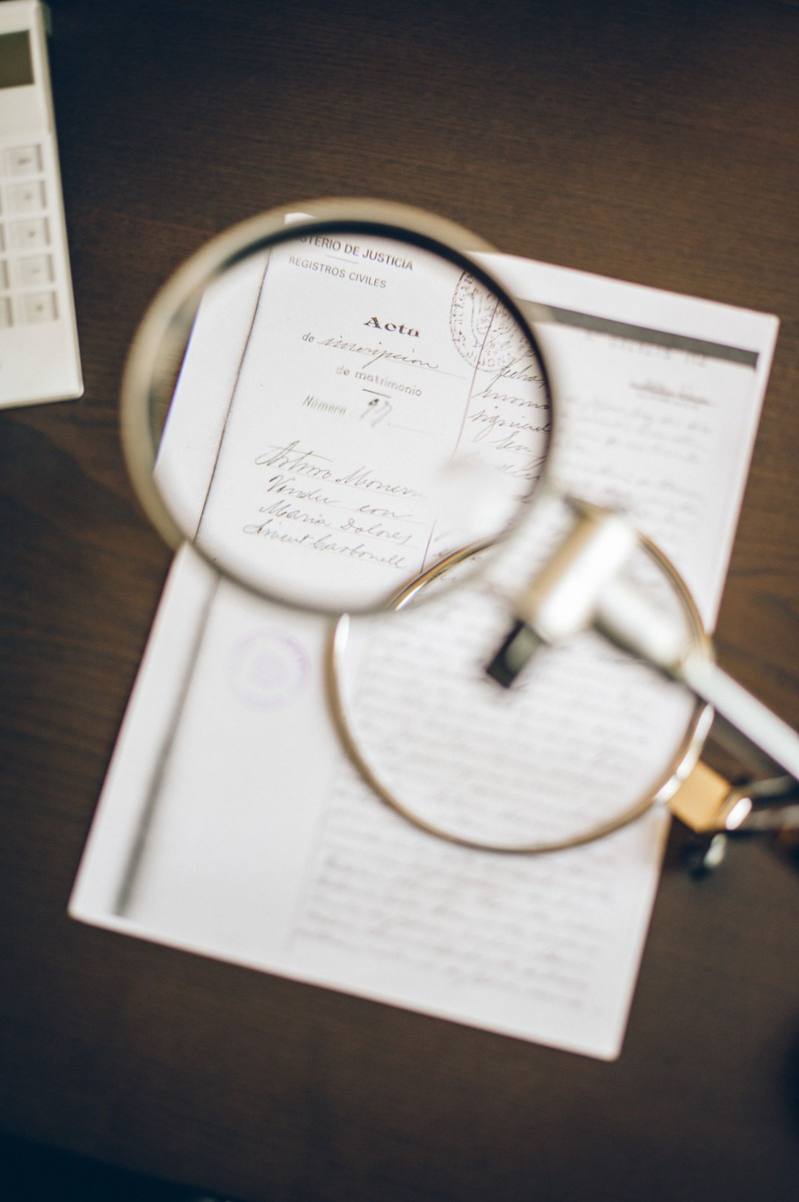 Muntatge d'una investigació sobre herències no reclamades