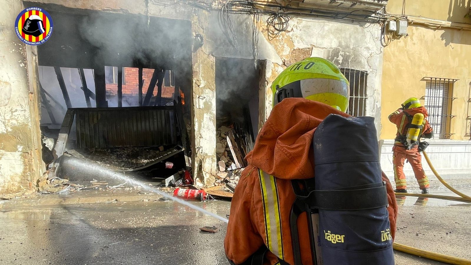 El foc ha calcinat bona part de les instal·lacions de l'empresa, ubicada al barri del Pouet de Burjassot