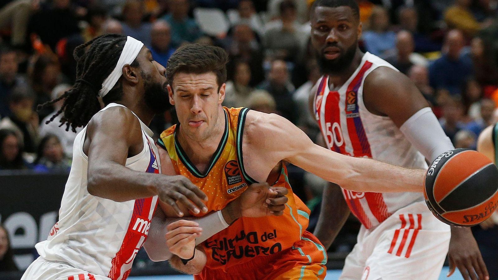 Xabier López-Arostegui, en una acció del partit