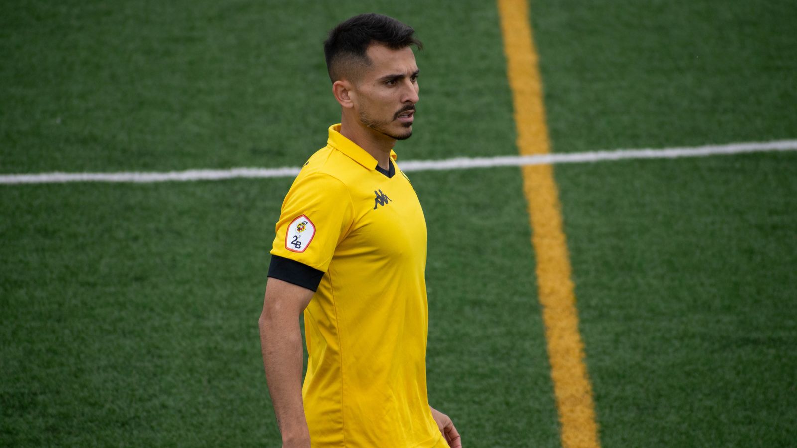 Un jugador de l'Hèrcules, durant el partit