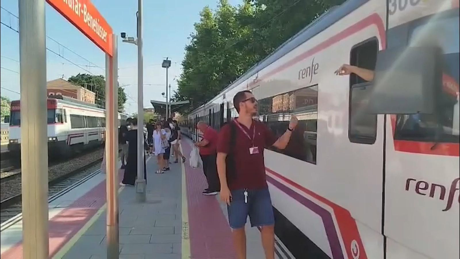 Un dels combois parat a l'estació d'Alfafar-Benetússer