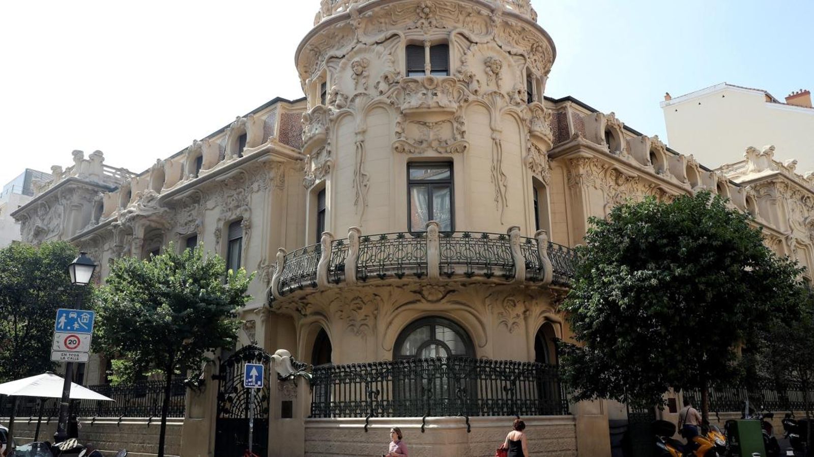 Façana de l’edifici de la Societat General d’Autors Espanyols (SGAE), a Madrid