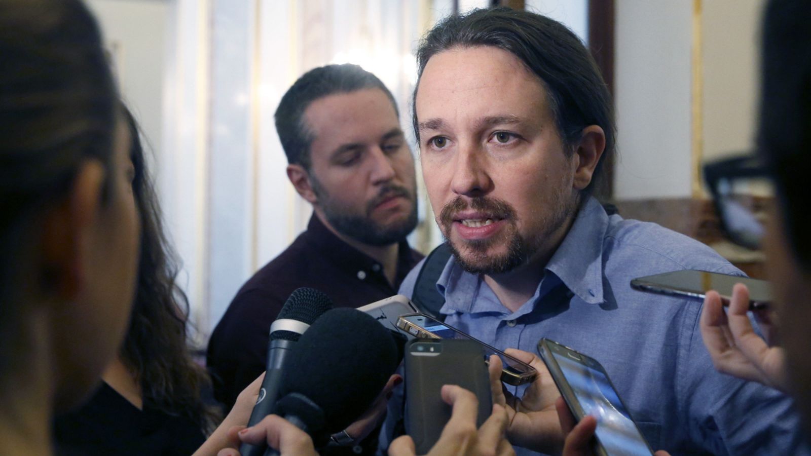 Pablo Iglesias moments abans del debat de les esmenes parcials al projecte de Llei de Pressupostos Generals de l'Estat de 2018