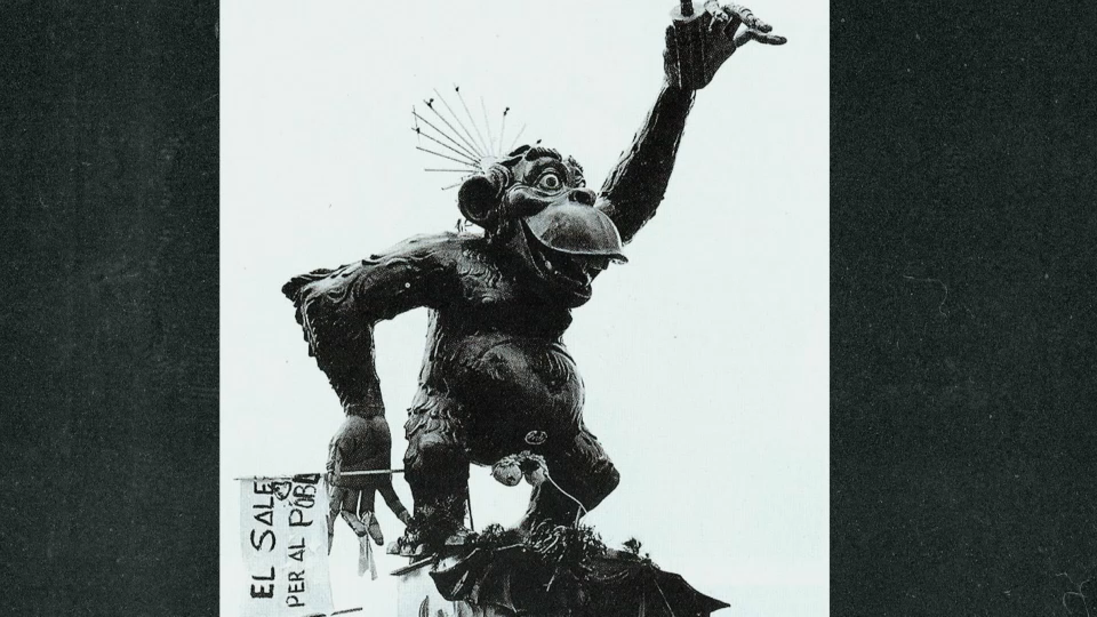 King Kong fon el primer ninot gran que va tindre la falla. 