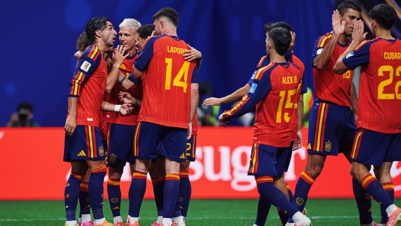 Els jugadors de la selecció espanyola celebren un gol contra l'Aràbia Saudí