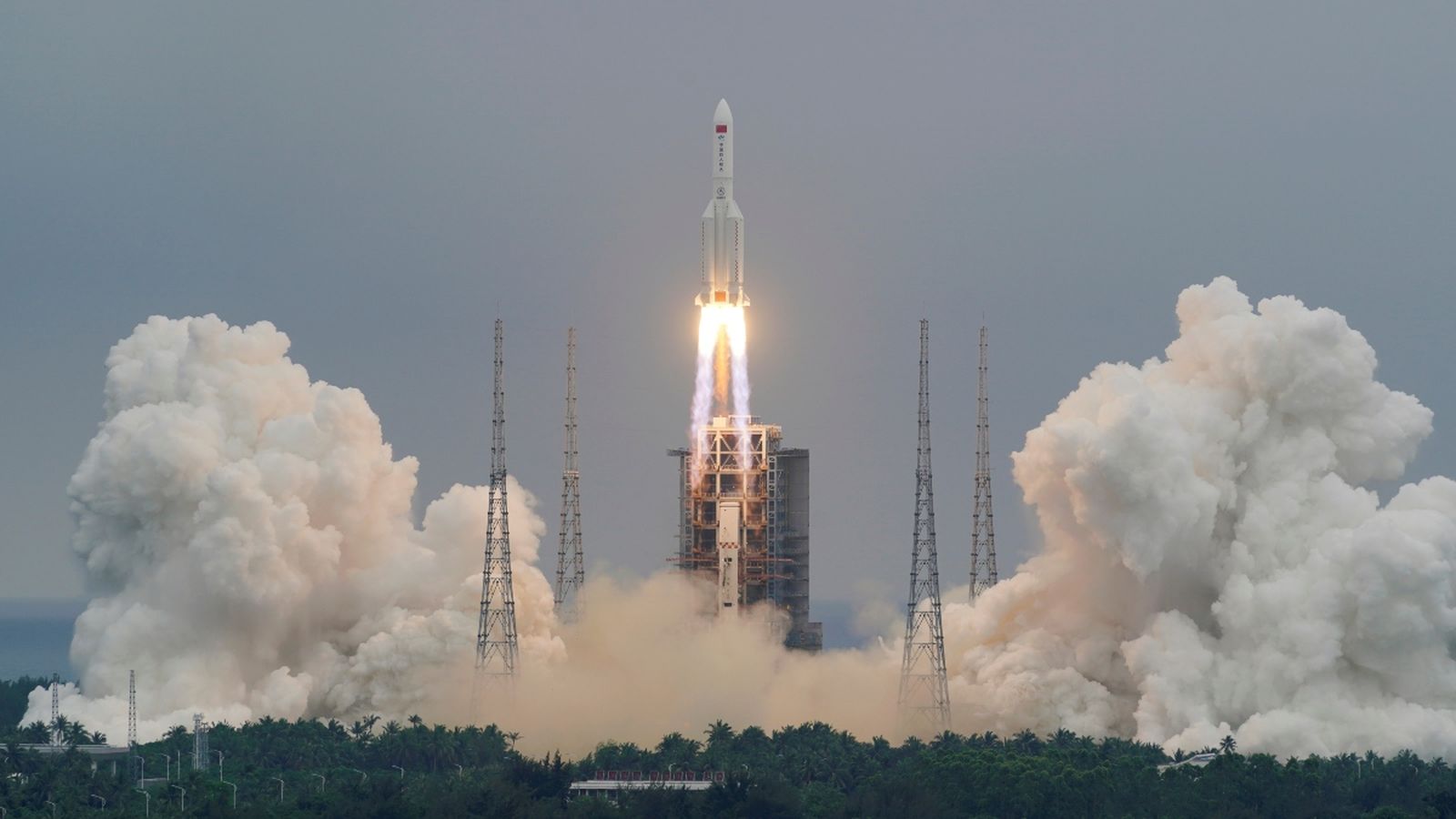 El coet Long March 5B s'enlaira amb part de l'estació espacial xinesa el passat 29 d'abril