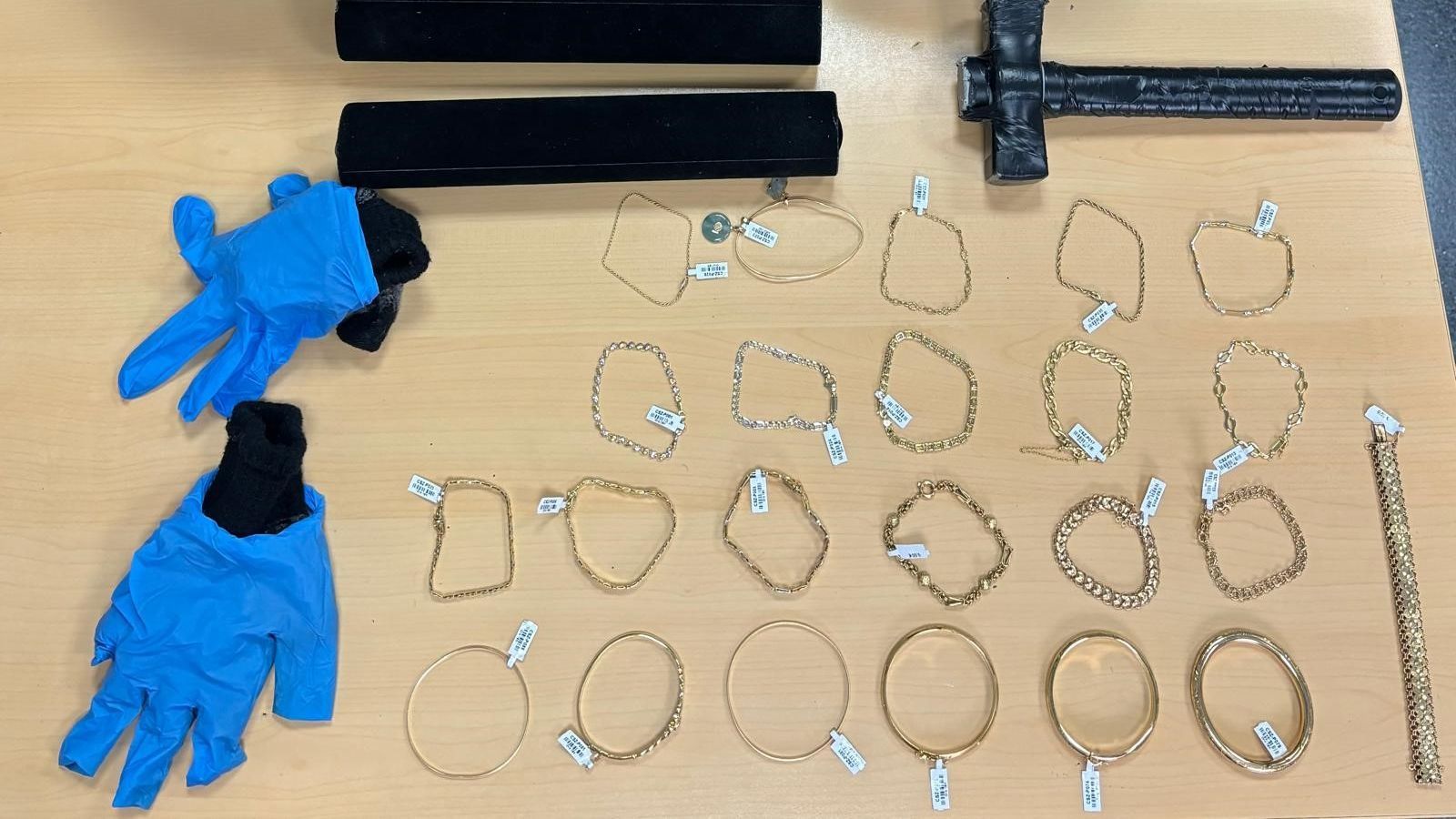 Objectes confiscats per la policia