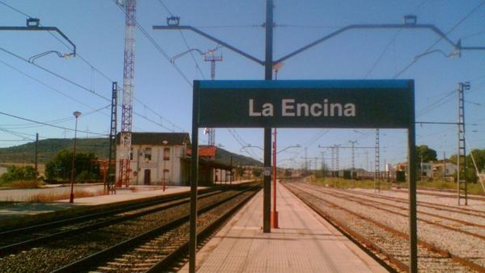 La pedania de la Encina, a Villena, es queda sense aigua per una avaria