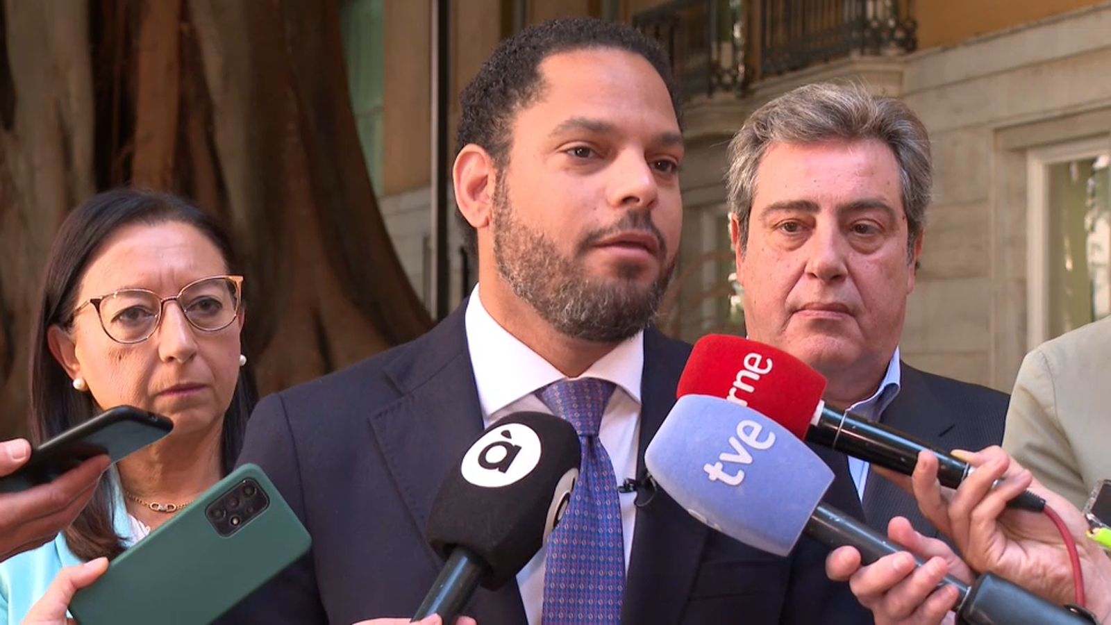 Garriga visita València la vespra del primer debat de política general del president Carlos Mazón
