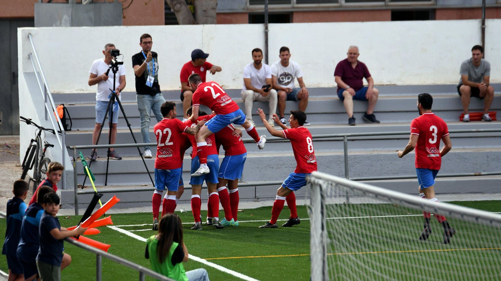 Els jugadors del Rayo celebren el gol
