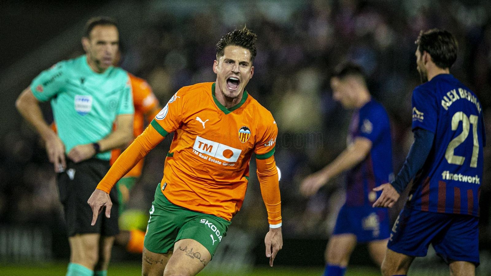 Canós celebra el primer gol del partit