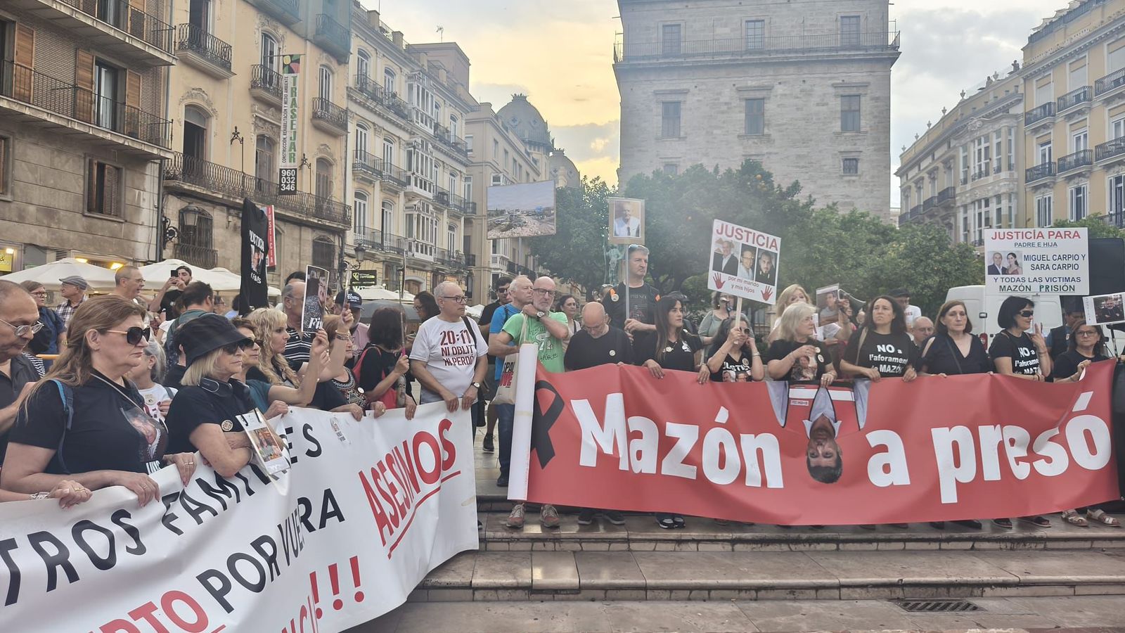 Final de la manifestació a la plaça de la Mare de Déu