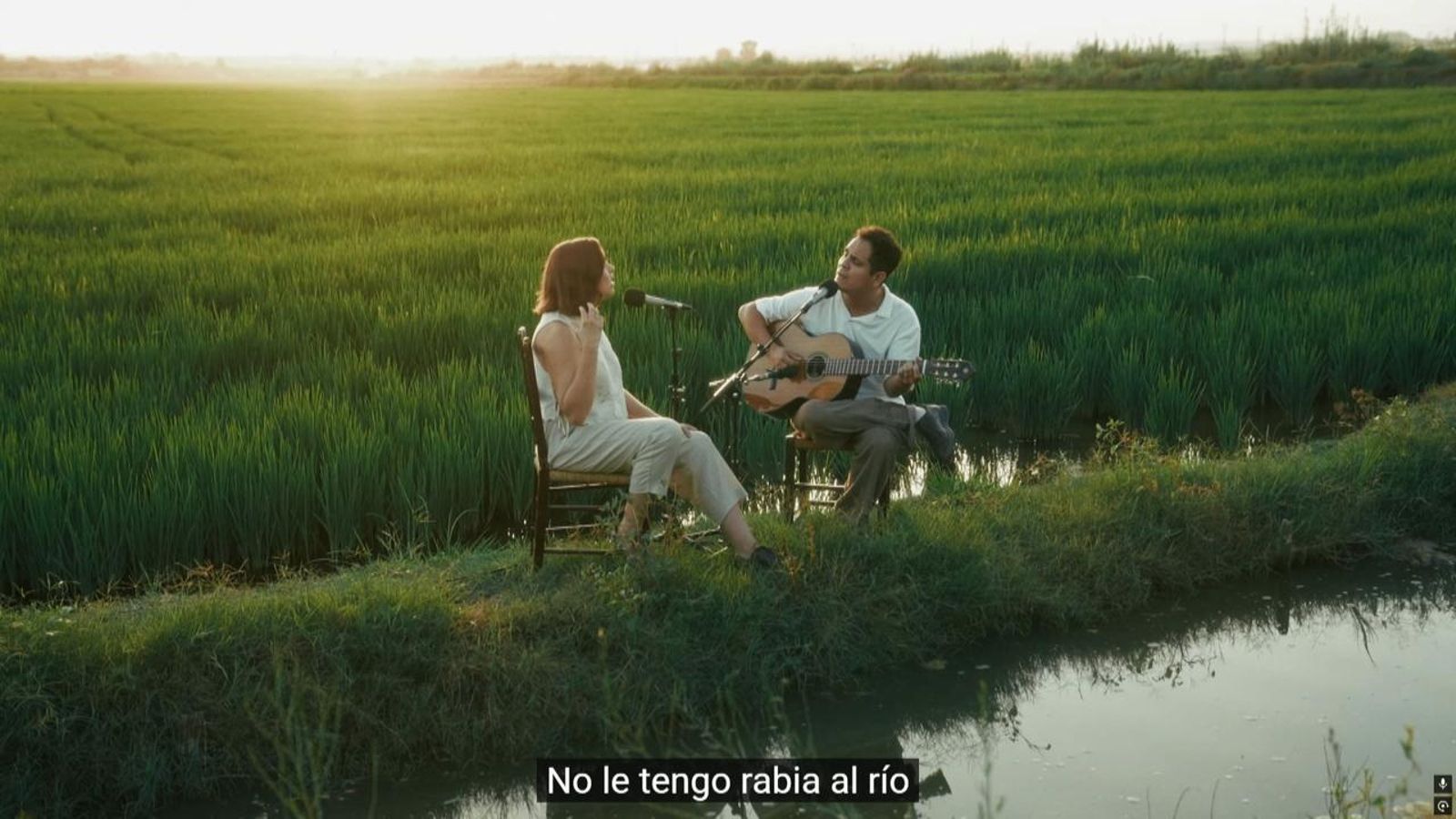 Fragment del videoclip d’"El río no tiene la culpa"