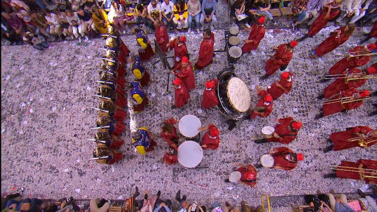 Alcoi ultima els detalls per a les festes de Moros i Cristians
