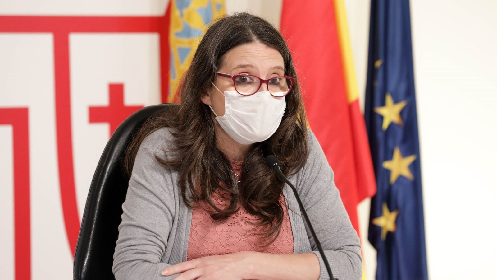 La vicepresidenta Mónica Oltra durant la roda de premsa posterior al ple del Consell