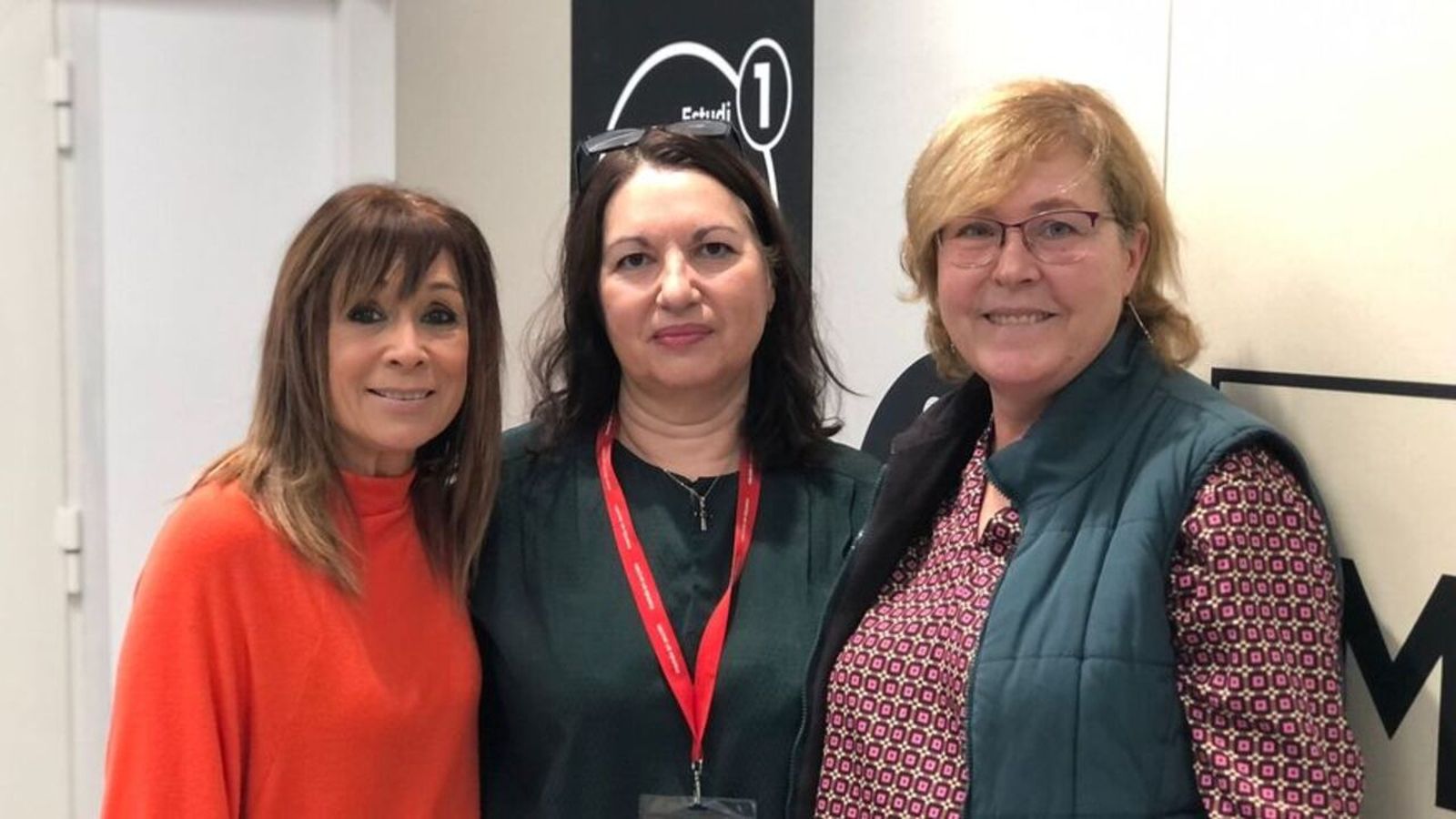 23.12.2022 | Payasospital i Mamàs en Acció: acompanyament a criatures hospitalitzades o tutelades en Nadal