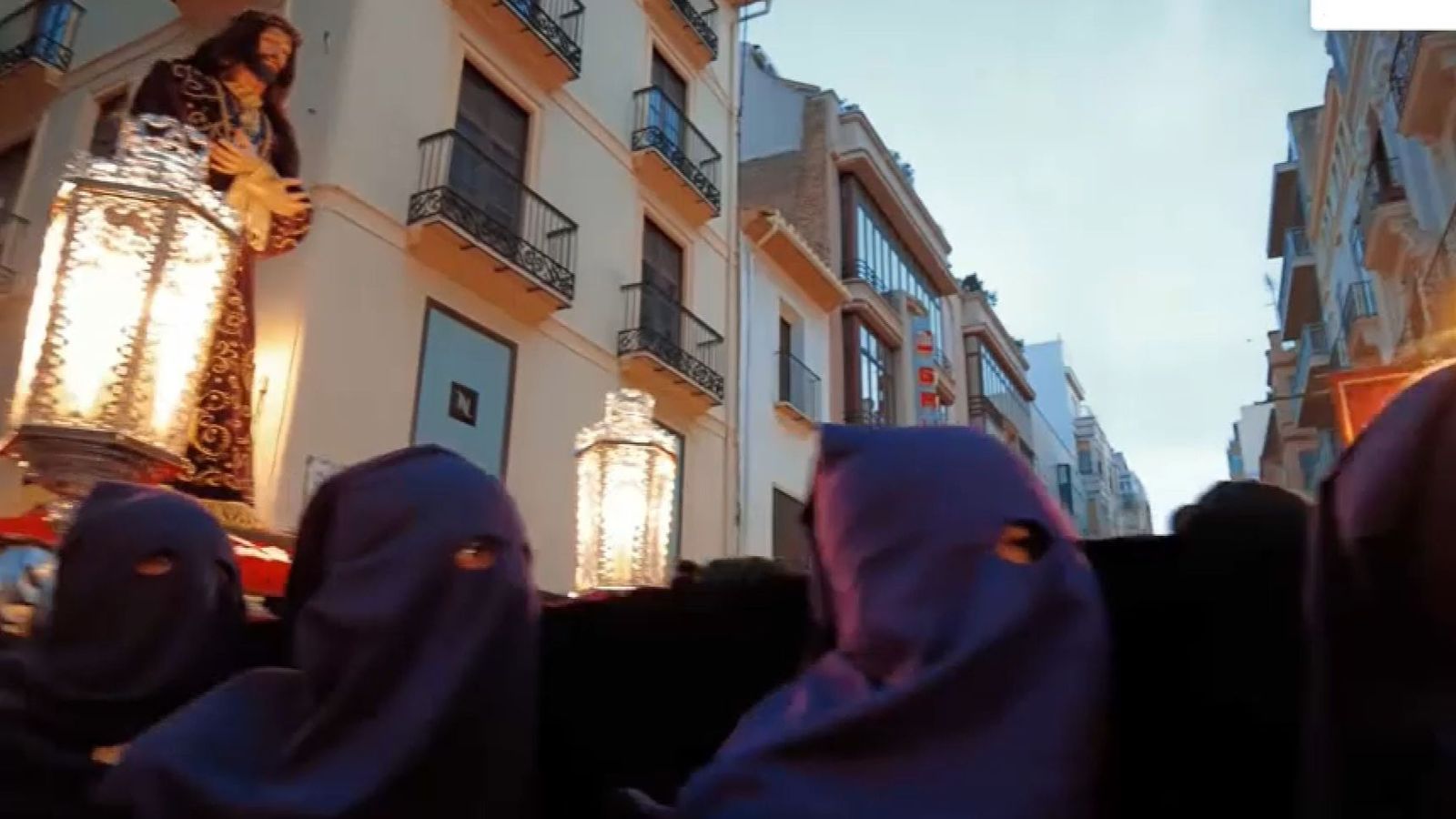 Els portants que portaven el pes de les barres davanteres del Crist, en una imatge d'arxiu