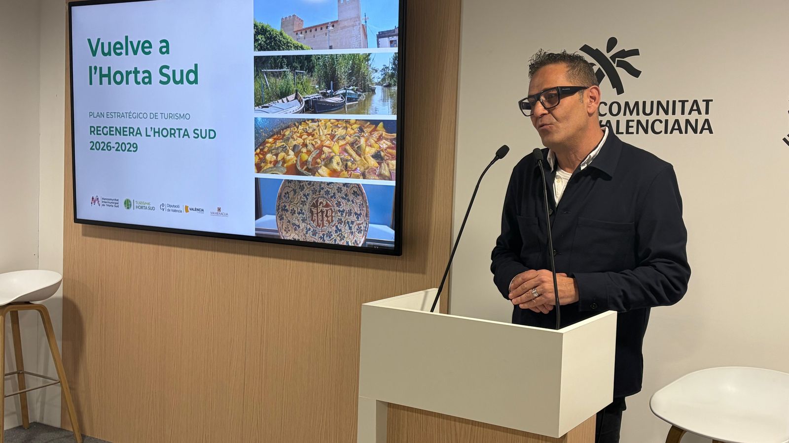 El president de la Mancomunitat de l'Horta Sud, José F. Cabanes, presenta la campanya "Torna a l'Horta Sud" en Fitur