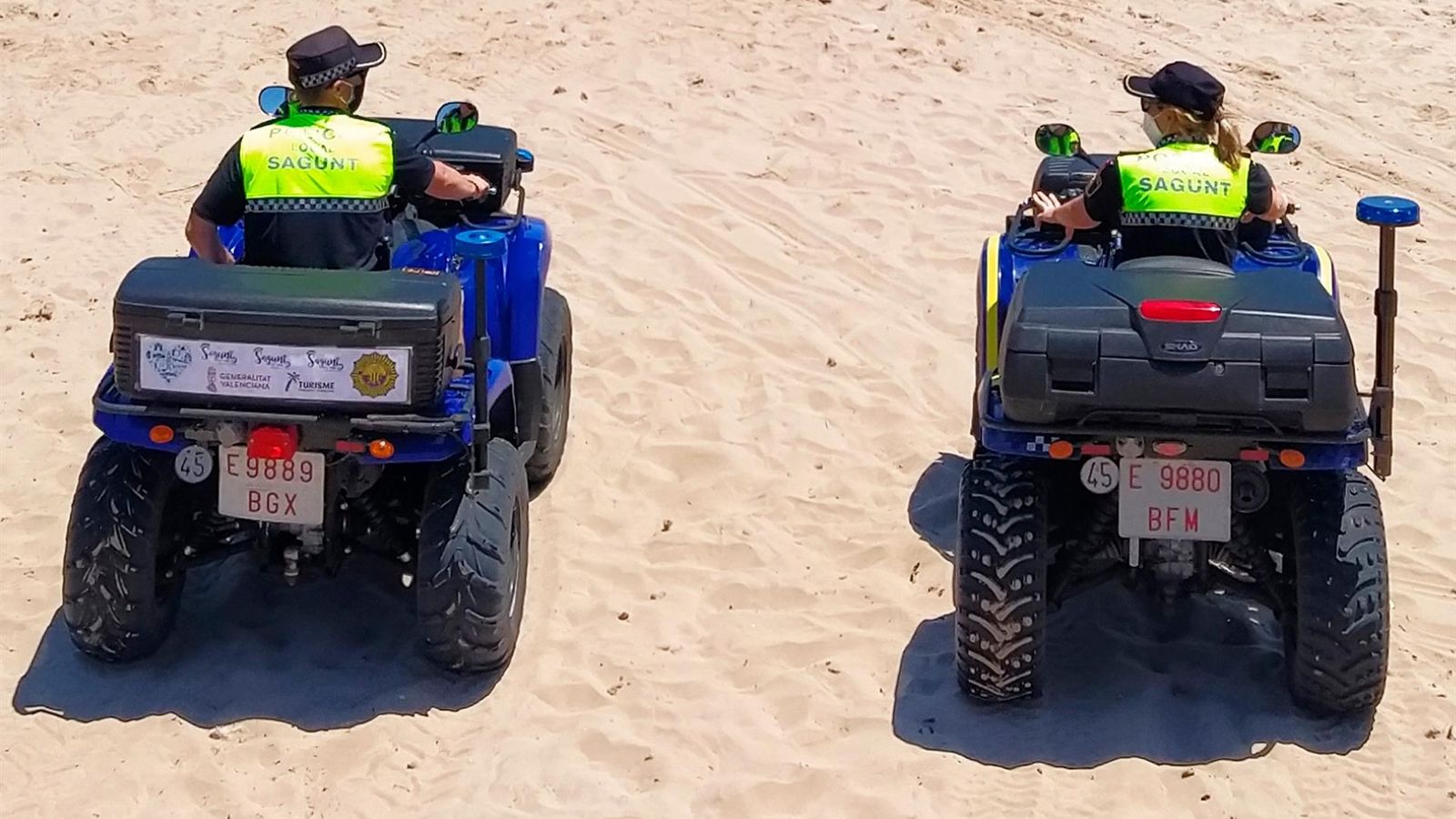 Dos agents de la Policia Local de Sagunt, en una imatge d'arxiu