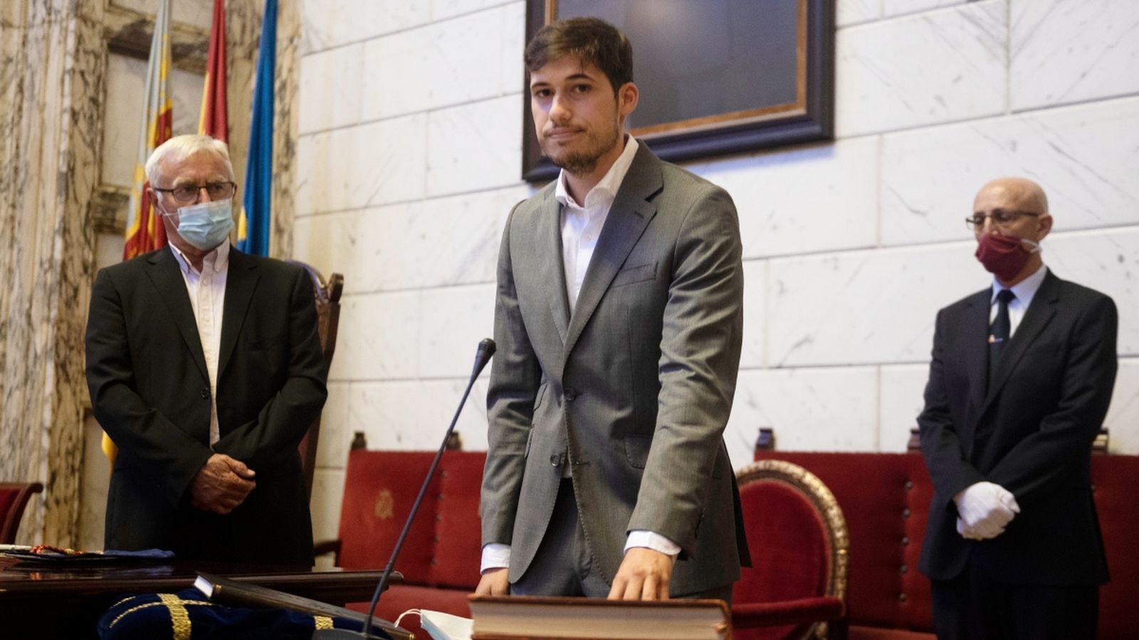 Borja Sanjuán pren possessió com a nou regidor d'Hisenda de l'Ajuntament de València