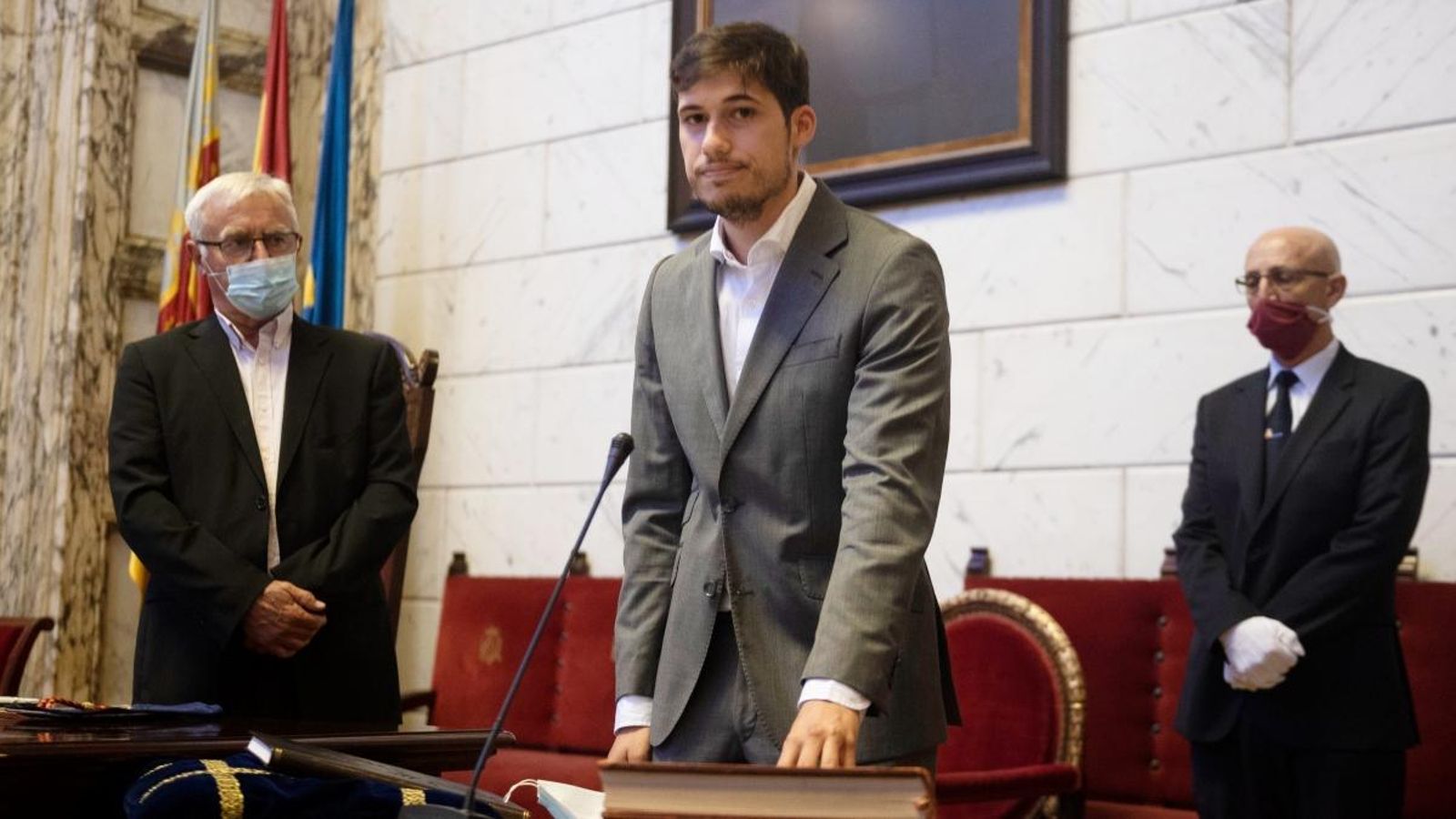Borja Sanjuán pren possessió com a nou regidor d'Hisenda de l'Ajuntament de València