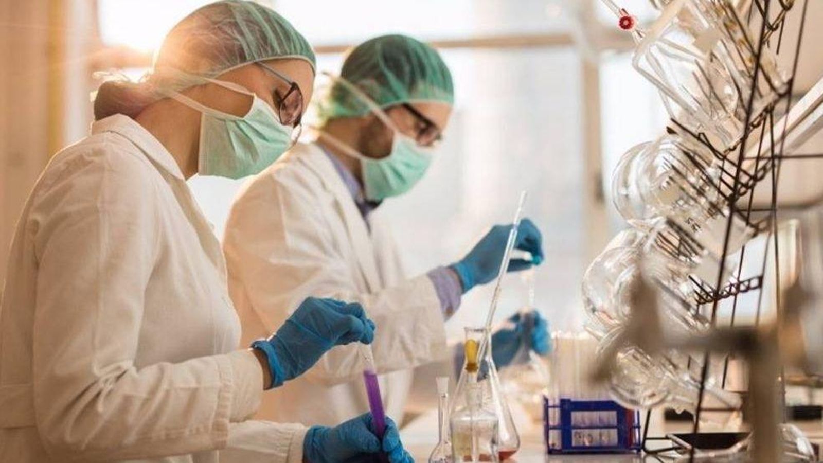 Investigadors en una imatge d'arxiu