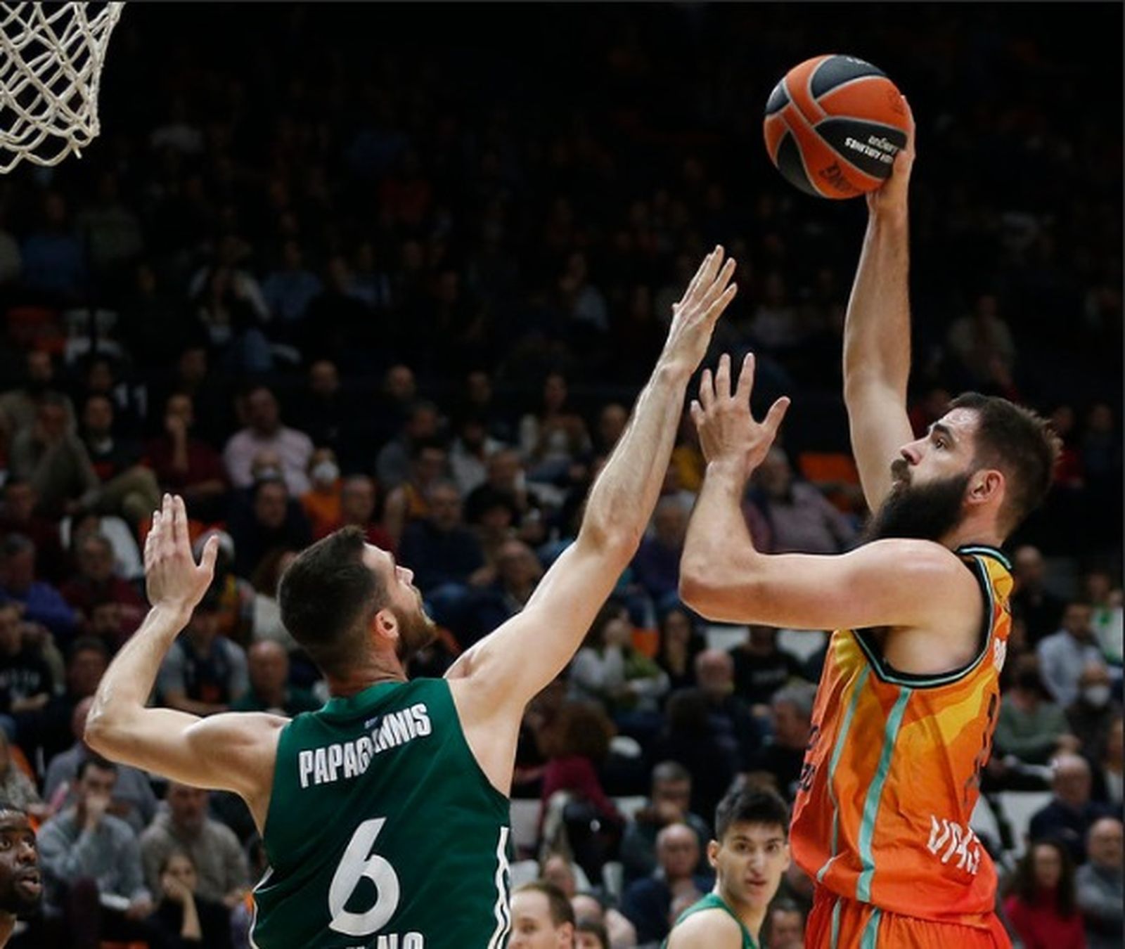 Bojan Dubljevic ha sigut clau en aquesta sisena victòria en competició europea, amb 23 punts i 33 de valoració