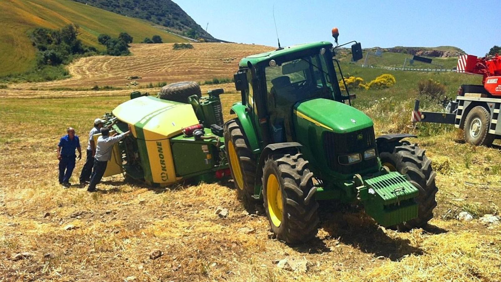 Imatge d'arxiu d'un tractor accidentat