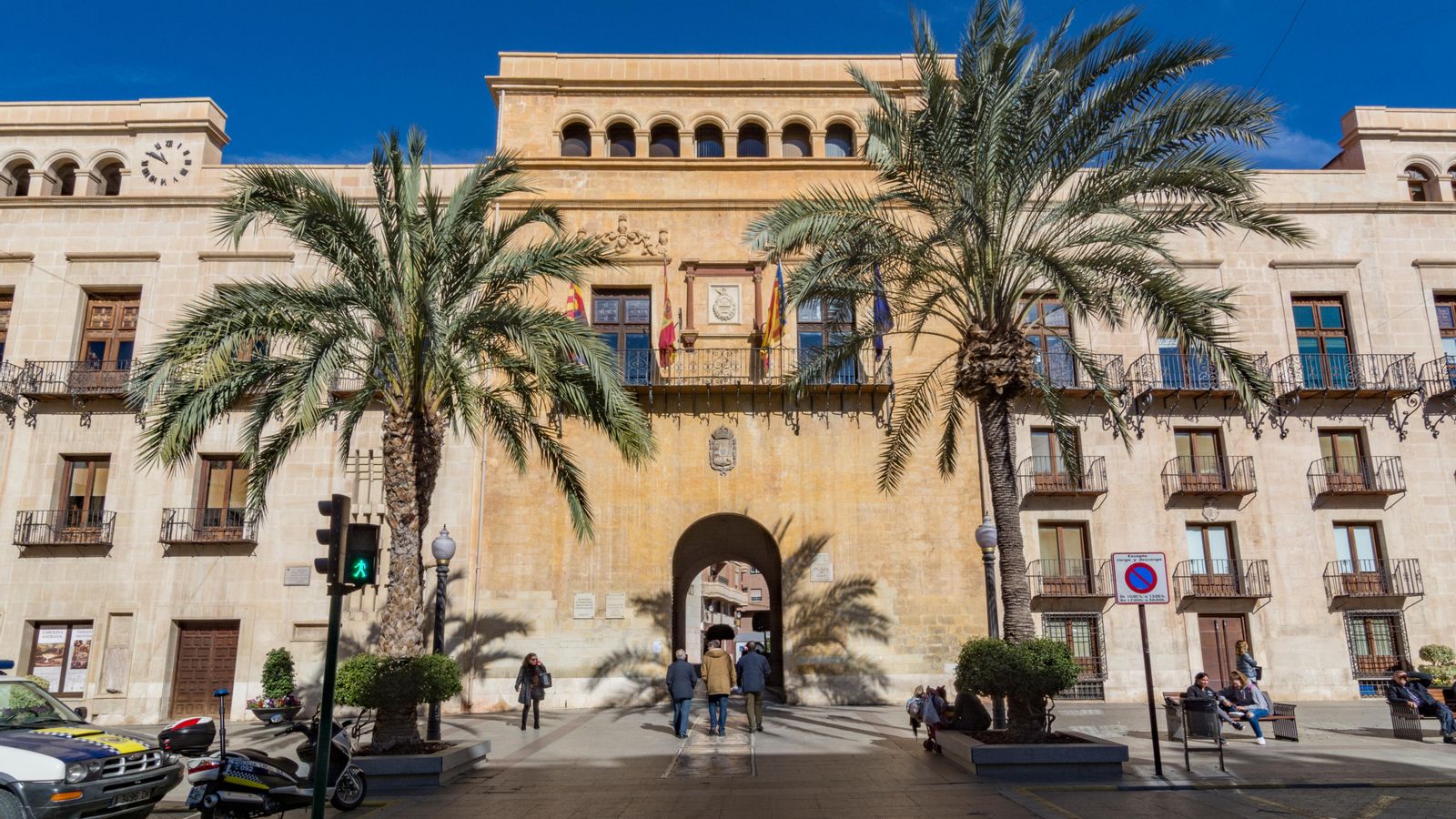 Imatge de la façana de l'Ajuntament d'Elx