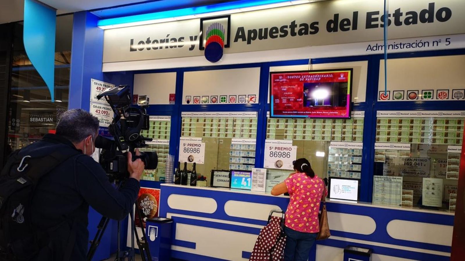 Administració de loteria de Torrevella on s'han venut els dècims agraciats amb el tercer i el cinqué premi